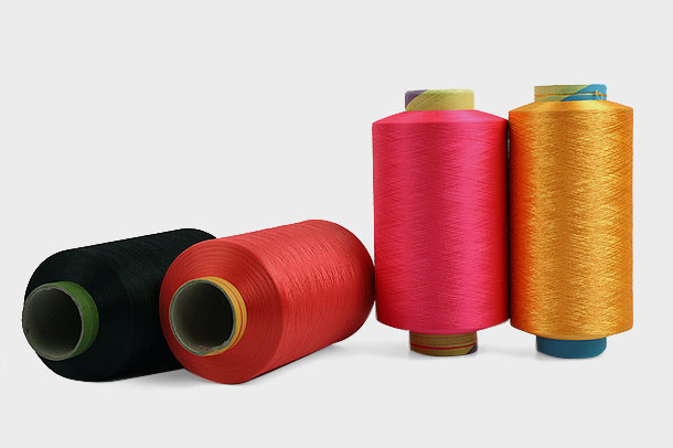 ポリエステル糸は、その固有の強度と耐久性の性質により、繊維業界で人気のある選択肢です。