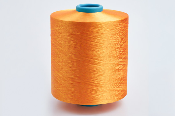 カーペット糸と敷物糸は繊維業界でどのような役割を果たしており、通常の糸とどのように違うのでしょうか?